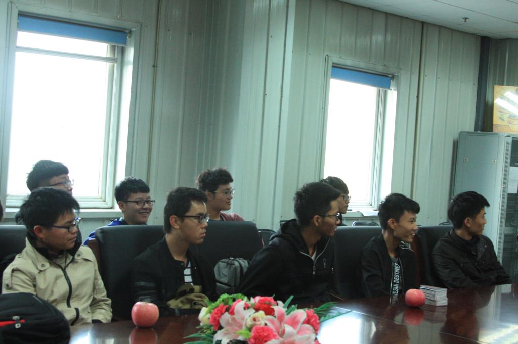 同学们积极参与