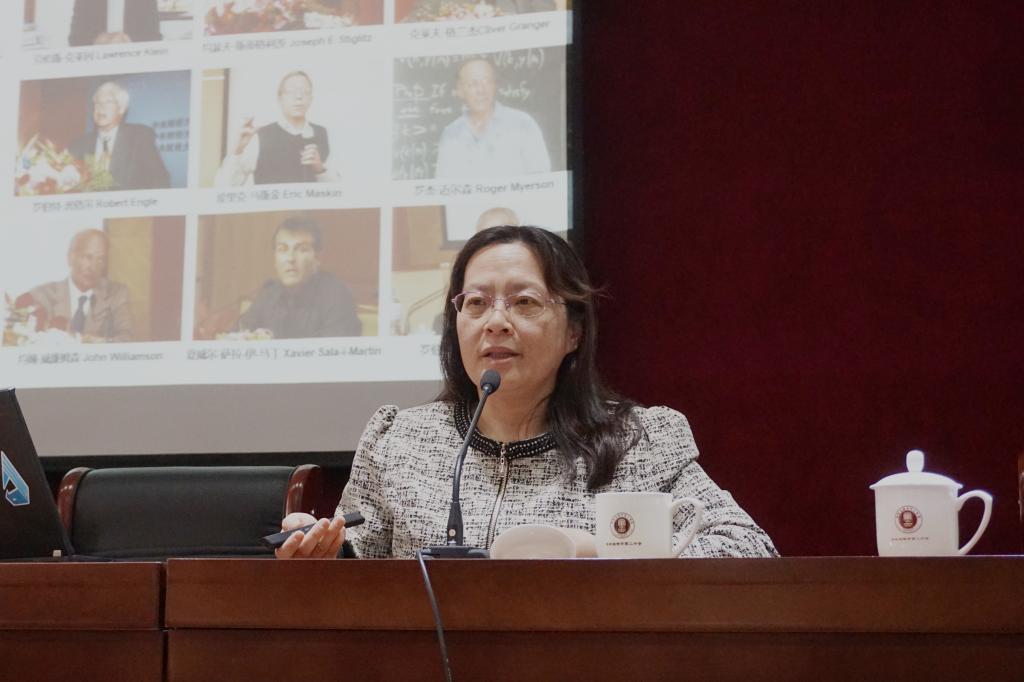 林琼书记为呼市二中家长进行招生宣讲